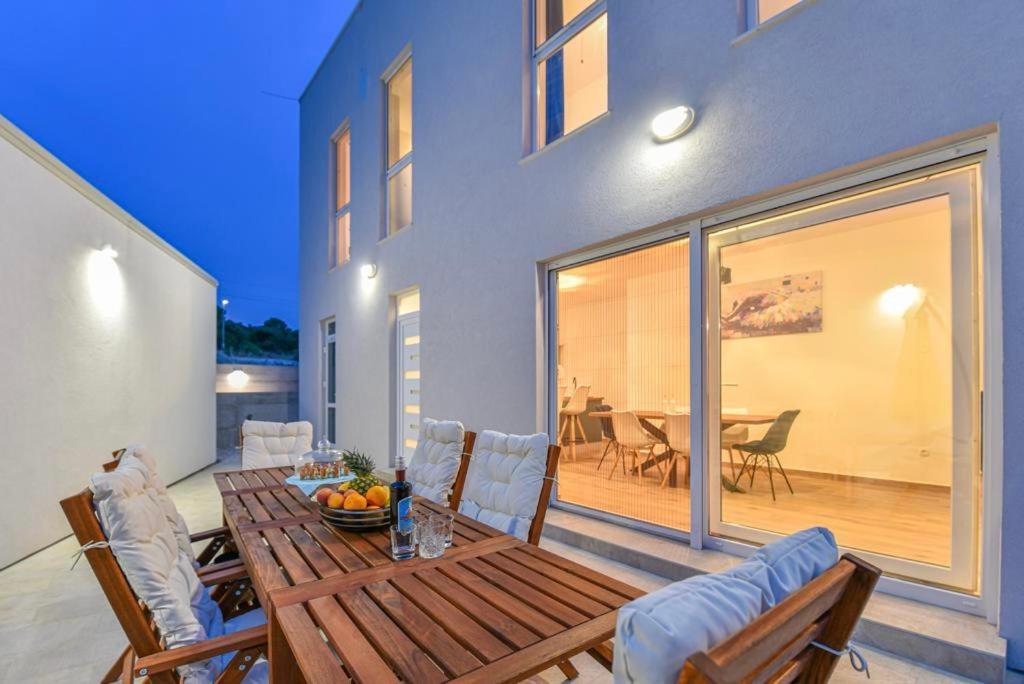Villa Silente Sukošan Kültér fotó